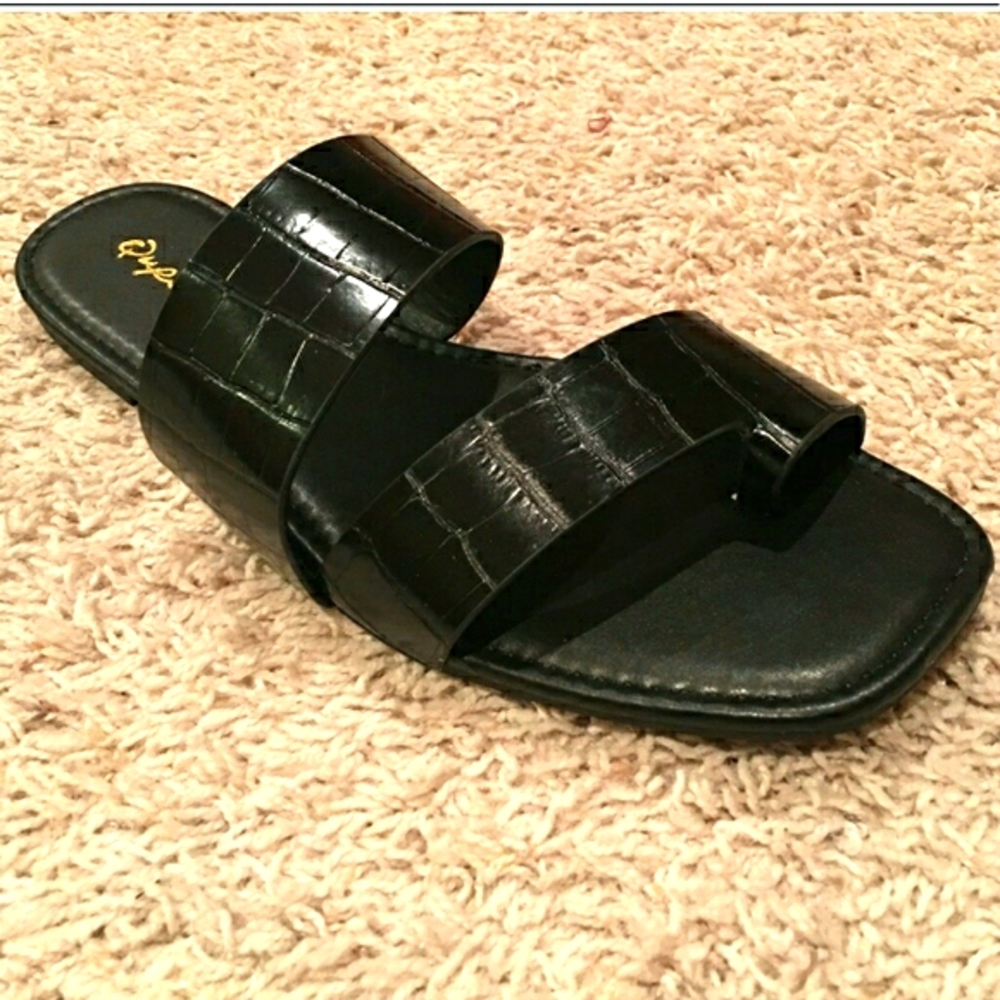 Qupid black crocodile sandals sizes 6.5, 7, 7.5 - Picture 3 of 4